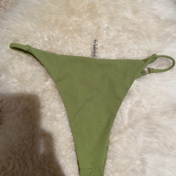 Matching bikini bottoms :) - Picture 2 of 4
